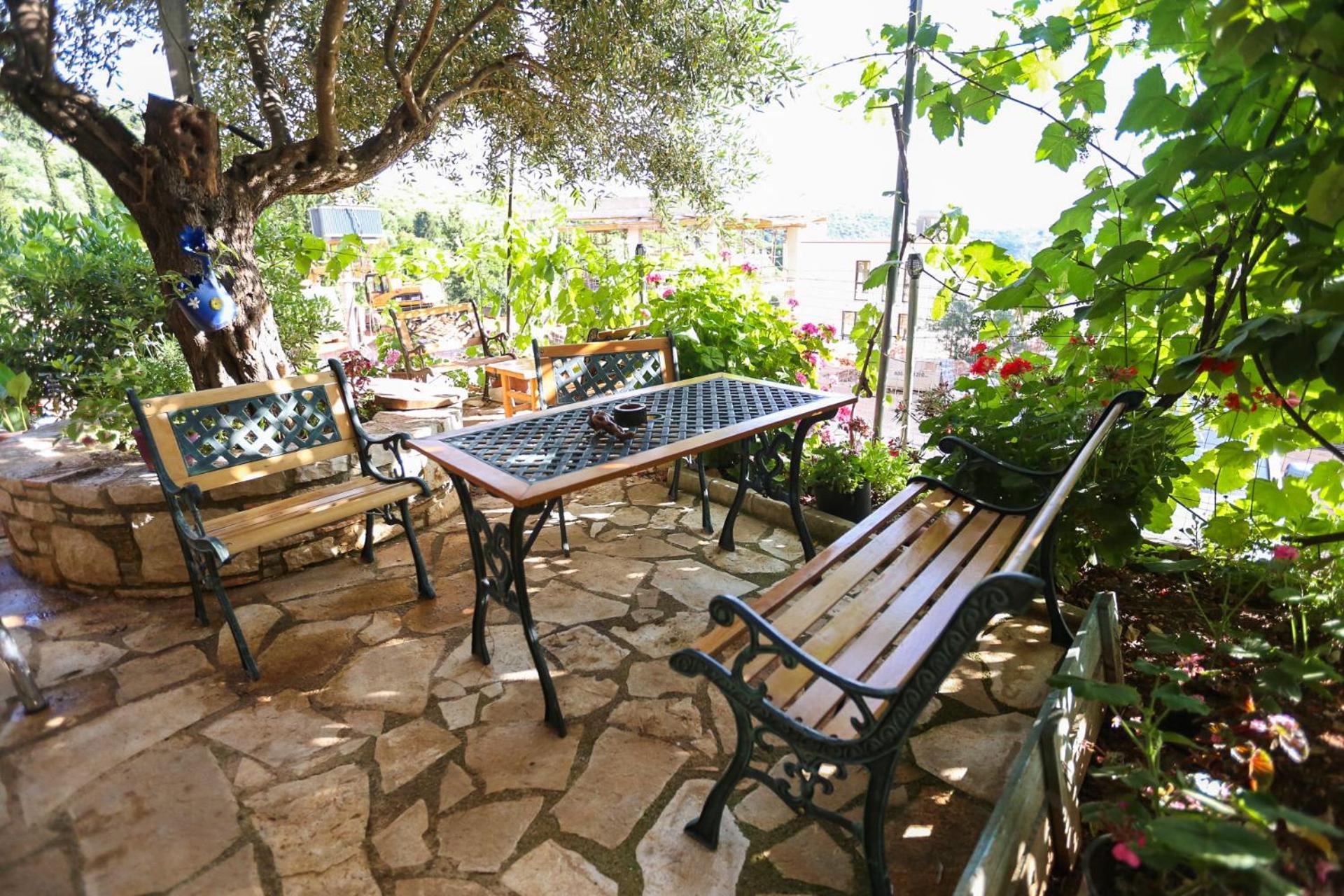 Holiwood Motel Himarë Eksteriør billede