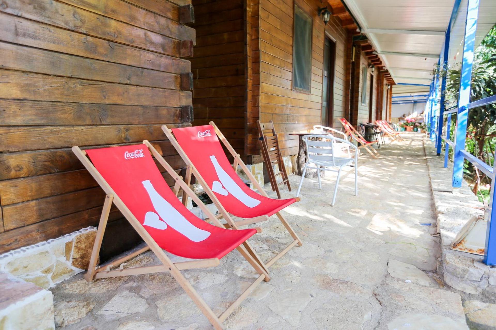 Holiwood Motel Himarë Eksteriør billede