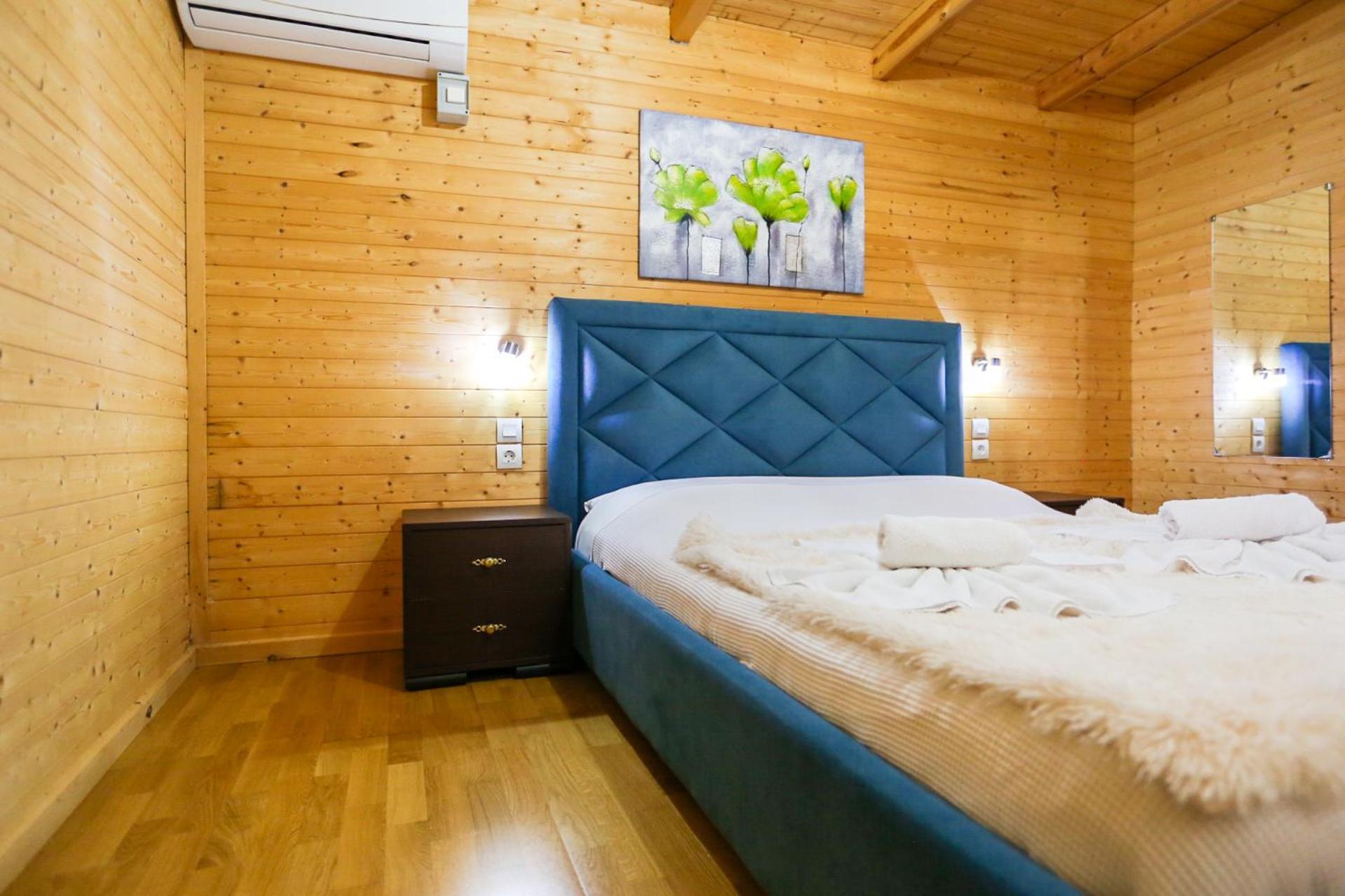 Holiwood Motel Himarë Eksteriør billede