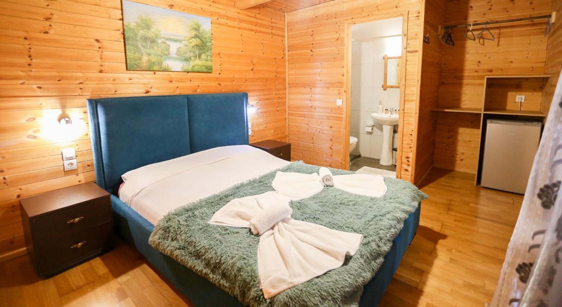 Holiwood Motel Himarë Eksteriør billede