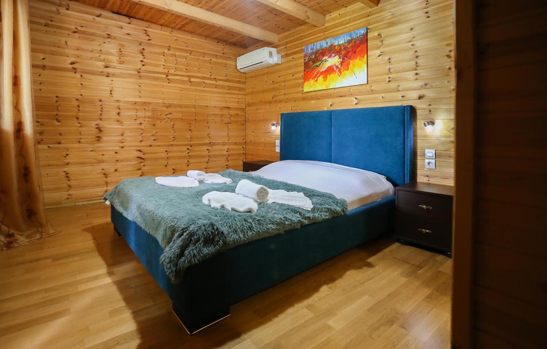 Holiwood Motel Himarë Eksteriør billede